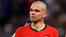 Pepe Usai Menangis: Sepak Bola Memang Kejam