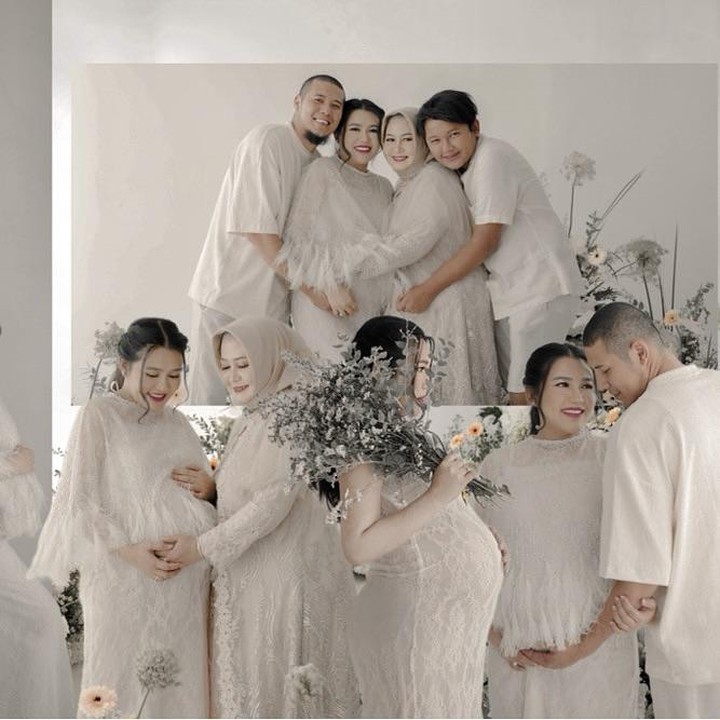 <p>Via Vallen turut melakukan maternity shoot bernuansa putih, Bunda. Tidak sendirian, ia juga mengajak sang suami dan keluarga besarnya, lho. (Foto: Instagram: @viavallen)</p>