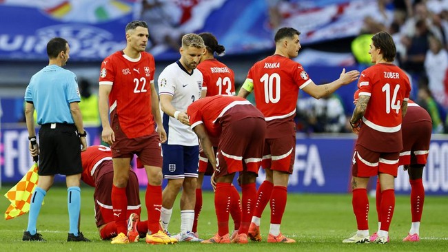Bek kiri Manchester United Luke Shaw menunjukkan aksi berkelas usai Inggris lolos ke semifinal Euro 2024 dengan mengalahkan Swiss di perempat final.