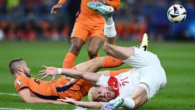 FOTO: Belanda Berjibaku Kalahkan Turki