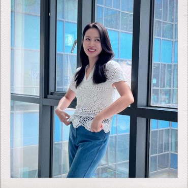 Son Ye Jin Bongkar Isi Tas, Barang Gemas Milik Anaknya Disorot