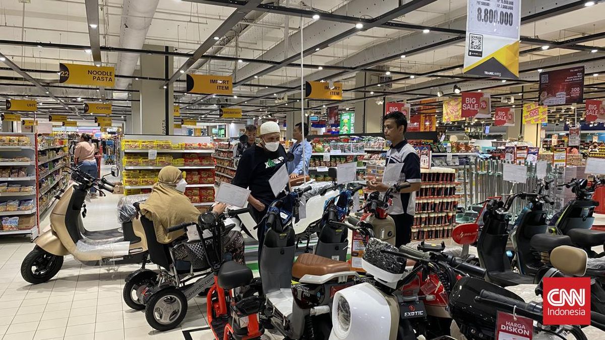 Cuma Bayar Rp2 Juta, Bisa Bawa Pulang Sepeda Listrik dari Transmart