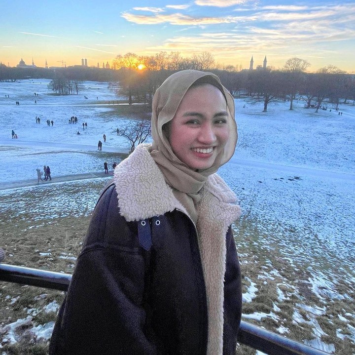<p>Nama Xaviera Putri Ardianingsih tengah menarik perhatian publik usai mengikuti program <em>Class of Champions</em>. Banyak orang yang kagum dengan kemampuan perempuan 23 tahun ini karena dapat menyelesaikan setiap kuis yang terbilang cukup sulit. (Foto: Instagram: @xavieraaputri)</p>