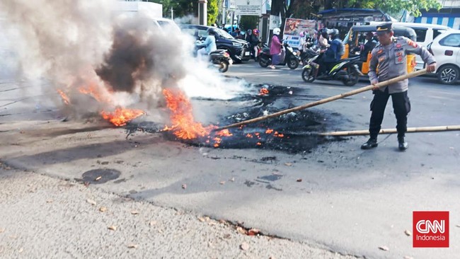 Polisi menetapkan 8 mahasiswa sebagai tersangka usai tindakan penolakan kebijakan Tabungan Perumahan Rakyat (Tapera) nan berhujung ricuh.