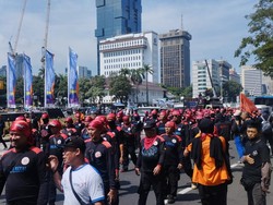Massa Buruh Tuntut UU Cipta Kerja Dicabut, Ancam Mogok Nasional
