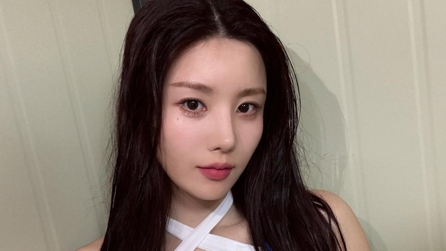 Gaya Kwon Eunbi di Waterbomb Festival 2024