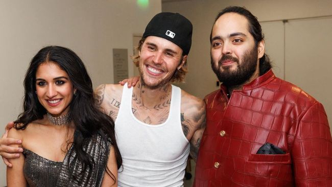 Justin Bieber dikabarkan dibayar US$10 juta atau Rp162,5 miliar tampil eksklusif di pesta pranikah Anant Ambani dan Radhika Merchant.