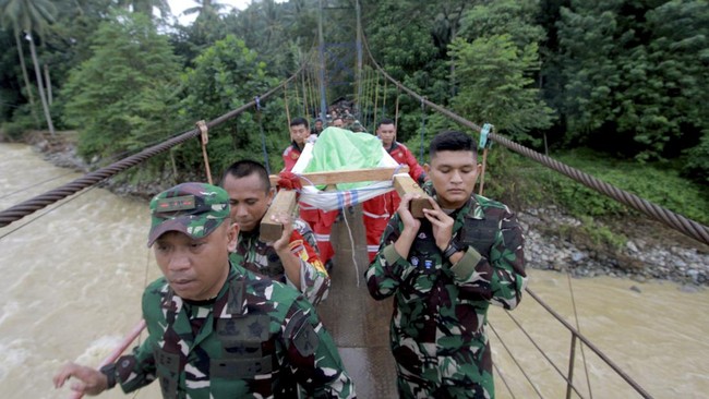 Operasi SAR pencarian dan pemindahan korban longsor di area pertambangan emas tanpa izin Desa Tulabolo Timur, Kecamatan Suwawa Timur telah selesai hari ini.