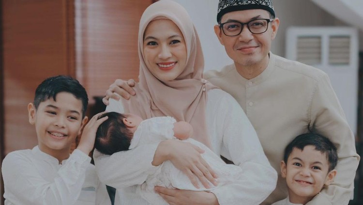 Potret Akikah Lia Putri Alyssa Soebandono Potret Akikah Lia Putri Alyssa Soebandono