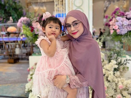 7 Momen Aktif Moana Anak Ria Ricis, dari Berkuda hingga Ikut Kelas Gymnastic