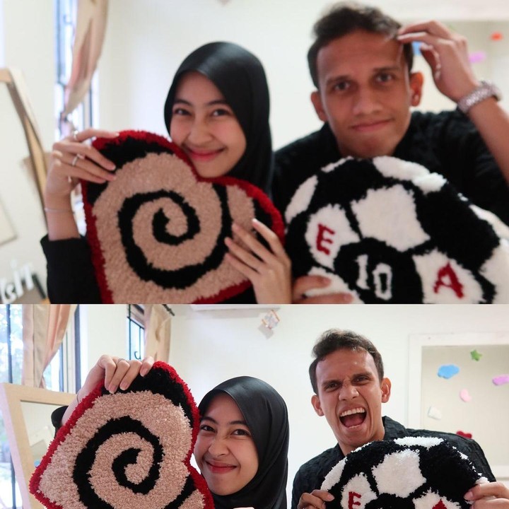 <p>"<em>Blessed</em> 24. Terima kasih khusus kepada istriku yang mengatur segalanya, dan terima kasih atas hadiah dari keluarga besarku," ungkap Egy. (Foto: Instagram: @egymaulanavikri)</p>