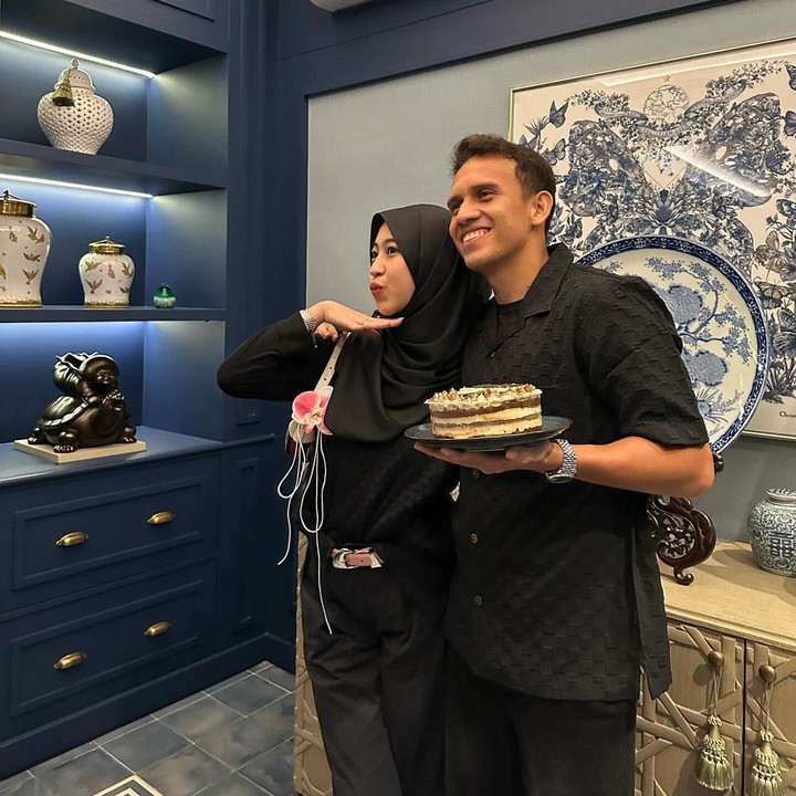 <p>Banyak netizen yang menyebut Adiba dan Egy sangat menggemaskan. Mereka pun berharap agar keduanya selalu diberikan kebahagiaan. (Foto: Instagram: @_ummi_pipik_)</p>