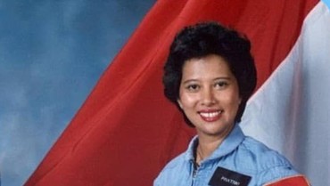 Inilah Sosok Pratiwi Sudarmono Astronot Indonesia Pertama yang Hampir ke Luar Angkasa
