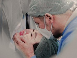 Momen Haru Via Vallen Melahirkan Anak Laki-laki dengan Serba Angka 7
