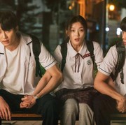 5 Rekomendasi Film Bertemakan Cinta Segitiga di Netflix, Bikin Gregetan!