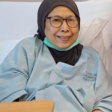 7 Potret Kondisi Ibunda Alm Ashraf Sinclair Eks Mertua BCL Usai 4 Tahun Idap Diabetes
