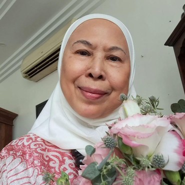 Ibunda Mendiang Ashraf Sinclair Jalani Operasi Katarak Mata, Begini Kondisinya