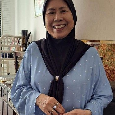 Lihat Tiko dan BCL Kunjungi Makam Ashraf, Dida Sinclair: We Love You All