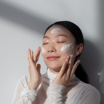 Ini 4 Alasan Pentingnya Memberi Jeda Waktu Saat Pemakaian Skincare di Kulit Wajah