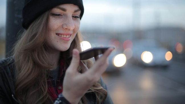 Paling Malas Ngetik, 3 Zodiak Ini Lebih Suka Kirim Voice Note saat Chatting bersama Temannya