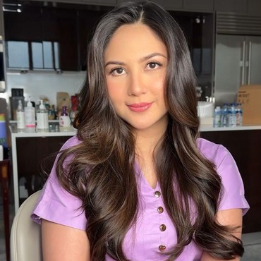 7 Penampilan Jessica Mila Usai Melahirkan Disebut Beda Banget