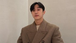 Jung Jinyoung Jadi Produser Artis Terkenal di Drama 'Miss Granny'