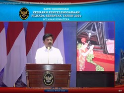 Menko Polhukam Minta TNI/Polri Tak Rotasi Jabatan Selama Pilkada