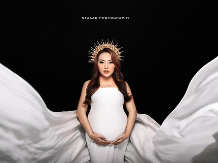 5 Potret Maternity Shoot Mpok Alpa yang Tengah Hamil Kembar, Cantik bak Dewi