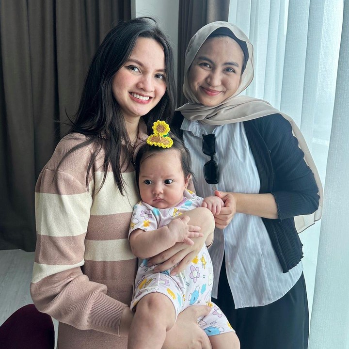 <p>Sabrina adalah figur publik yang pernah meraih gelar Puteri Indonesia Riau 2019. Ia juga merupakan lulusan S2 dari kampus bergengsi, yaitu Massachusetts Institute of Technology (MIT), Amerika Serikat. (Foto: Instagram@sabrinaanggraini)</p>