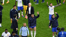 Prancis Kering Gol, Pemain dan Pelatih Banggakan Minim Bobol