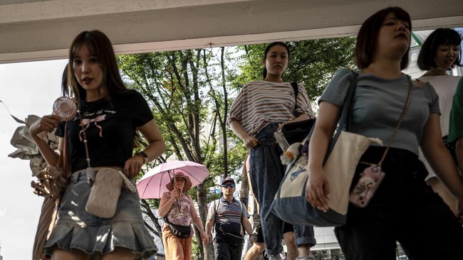 FOTO: Jepang 'Terpanggang' Panas Ekstrem, Tembus 40 Derajat Celsius