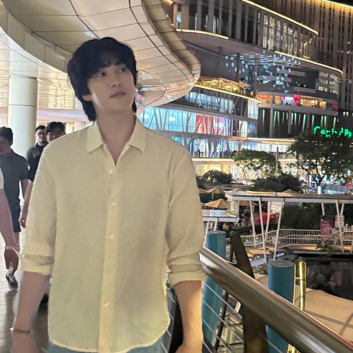 <p>Setelah acaranya berjalan lancar, Ahn Bo Hyun menghabiskan sisa waktunya di Jakarta sebelum pulang ke Korea Selatan. Ia membagikan potretnya ketika sedang jalan-jalan. (Foto: Instagram @bohyunahn)</p>