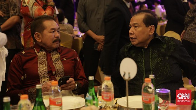 Jaksa Agung RI ST Burhanuddin hingga Menteri Perhubungan Budi Karya Sumadi menghadiri CNN Indonesia Awards 2024 di Palembang, Sumatra Selatan, Rabu (10/7).