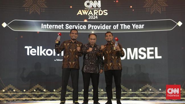 Telkomsel Borong Dua Penghargaan di CNN Indonesia Awards 2024