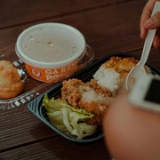 Masyarakat Indonesia Paling Banyak Makan Plastik, Ini 5 Sumbernya!