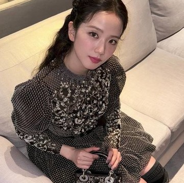 Rekomendasi Produk Makeup DIOR Shade Coral Pink Favorit Jisoo 'BLACKPINK'