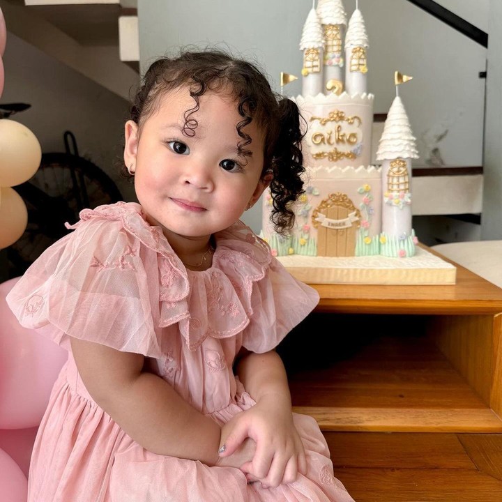 <p>Ayu melahirkan anak ketiganya ini pada 3 Juli 2021. Gadis cantik ini pun memiliki nama yang unik, yakni Aiko Phoenix Dactylifera. (Foto: Instagram: @revtiayunatasya)</p>