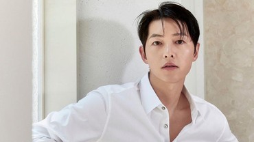 img-title Song Joong Ki Dinilai Punya Kehidupan Baik Usai Cerai dari Song Hye Kyo