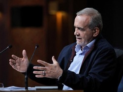 Presiden Iran Puji Peran Pakistan Mediasi Perang dengan AS