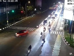 Detik-detik Kecelakaan Maut Ayla Vs Fortuner Tewaskan Satu Orang di Bogor