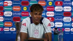 VIDEO: Lamine Yamal Bangga Cetak Gol Indah ke Gawang Prancis