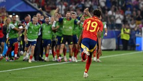 Yamal Niat Ejek Mbappe Pakai Topeng Kura-kura Ninja