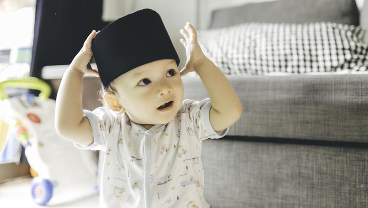 bayi laki-laki