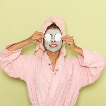 Rekomendasi Masker Mugwort Clay Stick dengan Harga di Bawah Rp100 Ribu