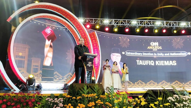 Ini Para Penerima CNN Indonesia Awards 2024 CNN Indonesia Awards ketiga sukses digelar di Palembang, Sumatra Selatan, Rabu (10/7/2024) malam. Ajang penghargaan bertema