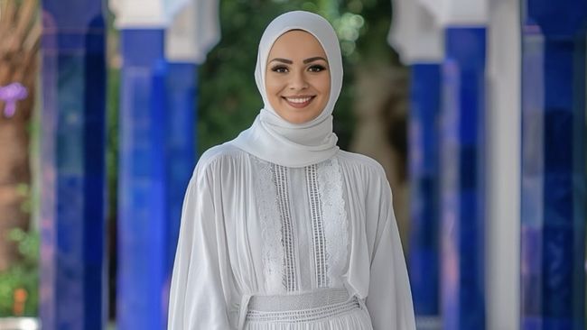 Kenza Layli dari Maroko dinobatkan sebagai Miss AI pertama di dunia. Ia mencuri perhatian dengan tampilan berhijabnya.