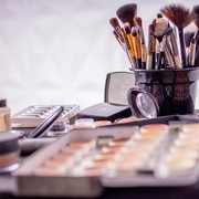 Bingung Makeup Luntur Saat Berkeringat? Tenang, Ini Tipsnya!