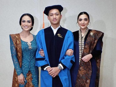 img-title Azriel Hermansyah Minta Maaf Saat Lebaran, Kris Dayanti: yang Salah Orang Tuanya