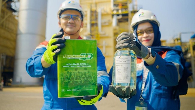 Produksi Green Refinery Cilacap antara lain adalah Hydrotreated Vegetable Oil (HVO) atau bahan bakar dengan komponen nabati yang ramah lingkungan.
