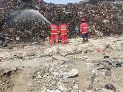 TPA Suwung Kembali Terbakar, 5 Mobil Damkar Dikerahkan